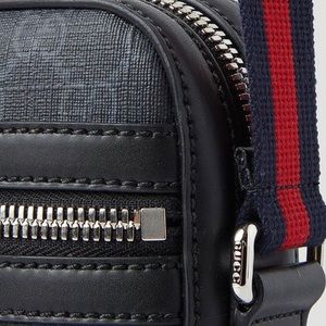 Gucci Messenger
GG Supreme Blue/Red Web Small Black
